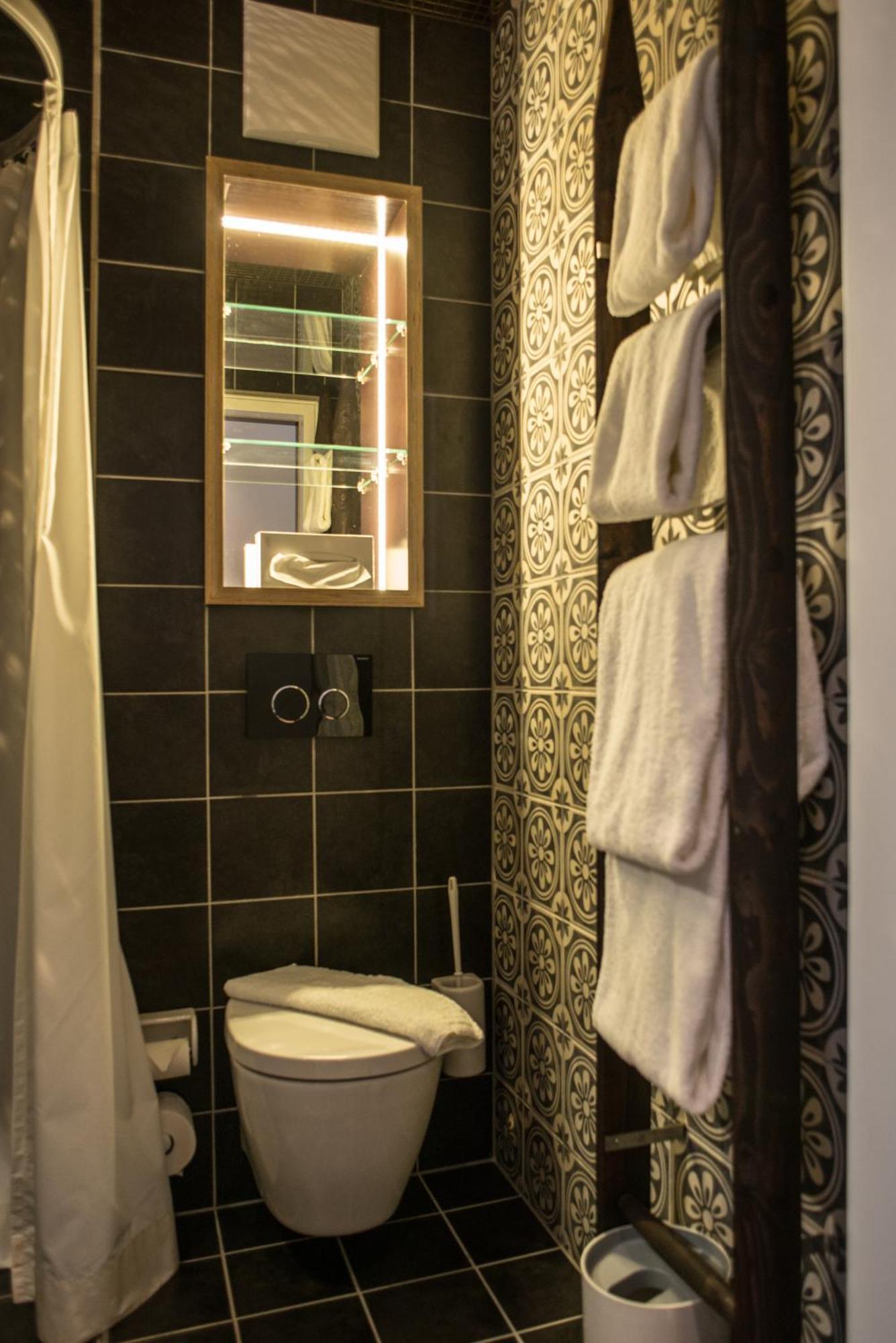 Large Double Room,1632273915:JPEG